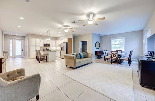 South Sarasota House | Quiet and Relaxing 3 Bed House With Pool in Sarasota Close to Siesta Key Beach
