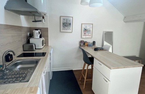 Saint-Quentin Apartment | Quiet and spacious apartment, fully equipped, wifi Share Save
