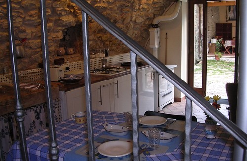 Costermano Apartment | Quiet and spacious studio in a green and sunny