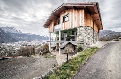 Cluses Apartment | Quiet apartment close to resorts