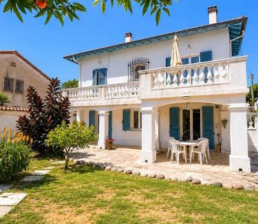 Saint-Laurent-du-Var Apartment | Quiet apartment with private garden