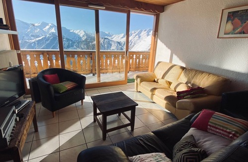 Eclose-Ouest Apartment | Quiet apartment 75 M2 2 bedrooms near ski lifts resort center