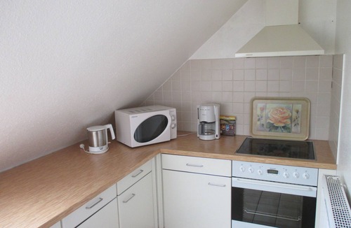 Dudelsheim Apartment | Quiet apartment at the foot of Glauberg, Boniface route on the volcanic cycle path