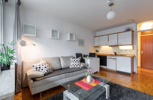 Munchen District Apartment | Quiet apartment, bright and clean