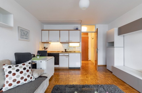 Munchen District Apartment | Quiet apartment, bright and clean