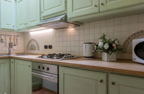 Sant' Ambrogio Apartment | Quiet Apartment in Santa Croce with Terrace, Close to Florence Cathedral and Spectacular View