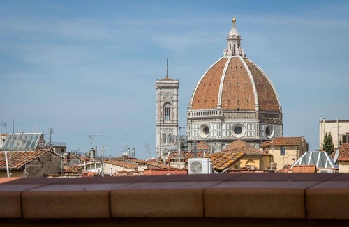 Sant' Ambrogio Apartment | Quiet Apartment in Santa Croce with Terrace, Close to Florence Cathedral and Spectacular View