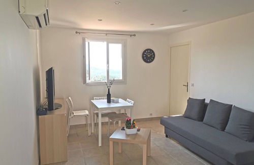 Tanneron Apartment | Quiet apartment with exceptional view