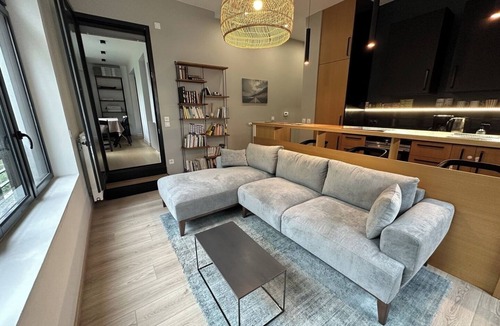 Stains Apartment | quiet apartment with park view, close to Paris