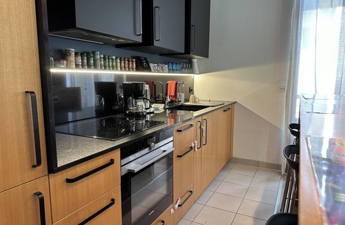 Stains Apartment | quiet apartment with park view, close to Paris