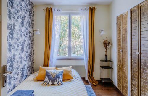 La Croix des Gardes Apartment | Quiet Beach Cannes