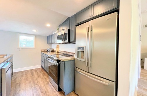 River District House | Quiet beach cottage with SPA near Anna Maria Island and IMG, downtown