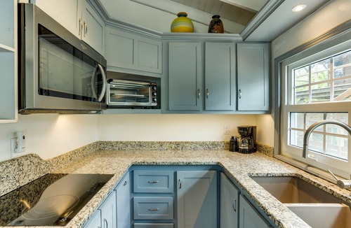 Placencia Cottage | Quiet Beachfront Cabin in Maya Beach. 2BR