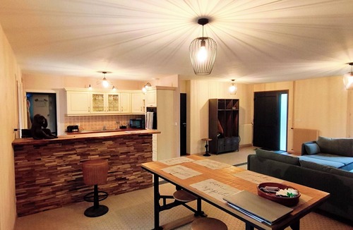 Lindry Bed & Breakfast | Quiet bedroom, shared kitchen, living room, bathroom, jucuzzi Absolute peace and quiet