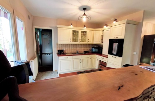 Lindry Bed & Breakfast | Quiet bedroom, shared kitchen, living room, bathroom, jucuzzi Absolute peace and quiet