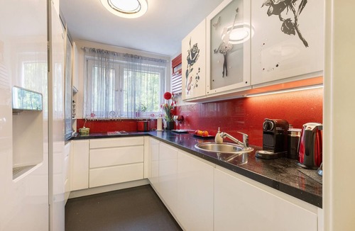 Lankwitz Apartment | Quiet Berlin-Steglitz Apartment with Shared Garden, Balcony & Wi-Fi