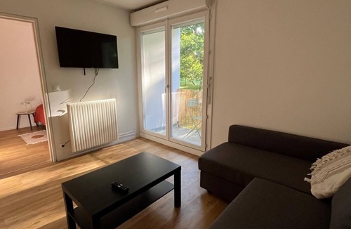 Pessac Apartment | Quiet & Bright 2-room apartment Park view/Tram 2 minutes walk