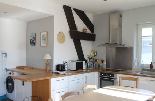 Aix-les-Bains City Center Apartment | Quiet, bright apartment, 400 metres from the town center, with parking lot