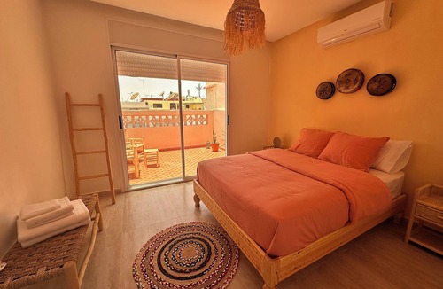 Hay El Farah Apartment | Quiet, bright apartment combining Moroccan craftsmanship and modern comfort.