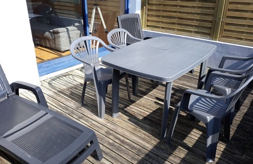 Larmor-Plage Apartment | Quiet, bright duplex apartment just a stone's throw from the beach and town centre, garage and terrace.
