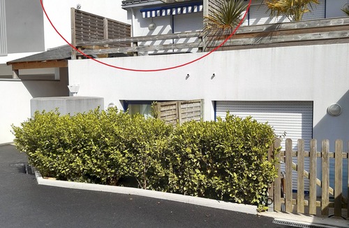 Larmor-Plage Apartment | Quiet, bright duplex apartment just a stone's throw from the beach and town centre, garage and terrace.