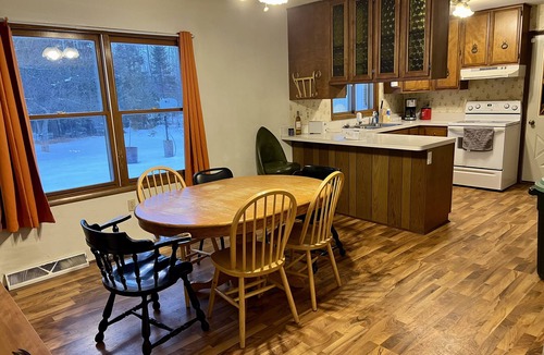 Gulliver House | Quiet cabin close to everything, yet in the middle of nowhere