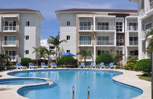 La Esplanada Apartment | Quiet central condo with large pool and garden, BBQ/WiFI/TV, Top-floor