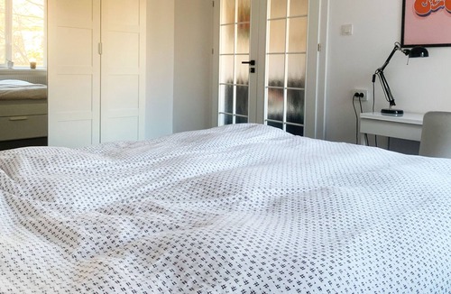 Old Town Apartment | Quiet central green apartment, remote work ready