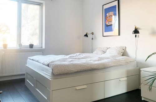 Old Town Apartment | Quiet central green apartment, remote work ready