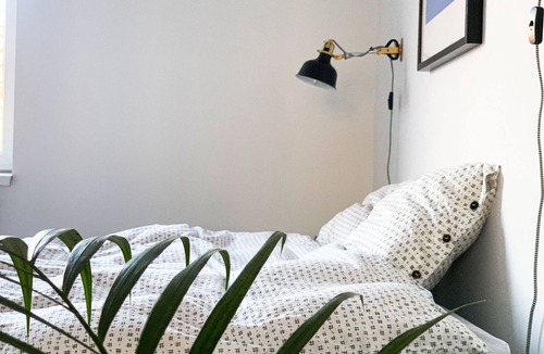 Old Town Apartment | Quiet central green apartment, remote work ready