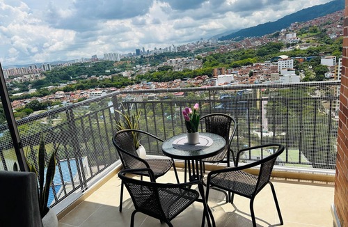 Floridablanca Apartment | Quiet, centrally located lodging. All rooms have air conditioning and hot water.