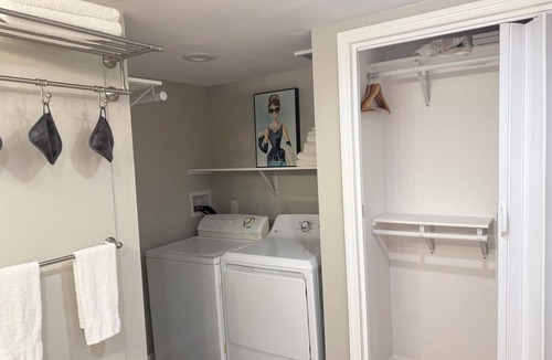 Savannah Cottage | Quiet, charming cottage central to all things Savannah