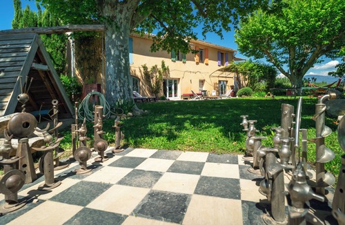 Sarrians Villa | Quiet, charming farmhouse with large swimming pool and Mont Ventoux view Ideal for families