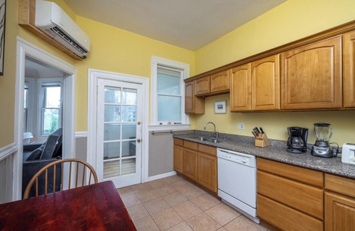 Haight-Ashbury Condo | Quiet Charming Upper Haight Condo