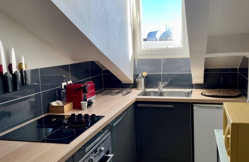 Jean-Medecin Apartment | Quiet, cheerful and sunny studio in centre with lift and air conditioning