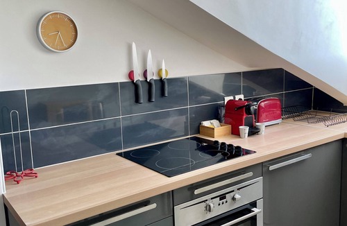Jean-Medecin Apartment | Quiet, cheerful and sunny studio in centre with lift and air conditioning