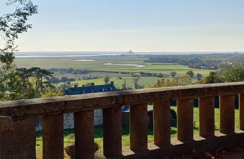 Dragey-Ronthon House | Quiet & comfortable vacation home - 1500m from the beach 3 bedrooms 2 bathrooms - sleeps 7