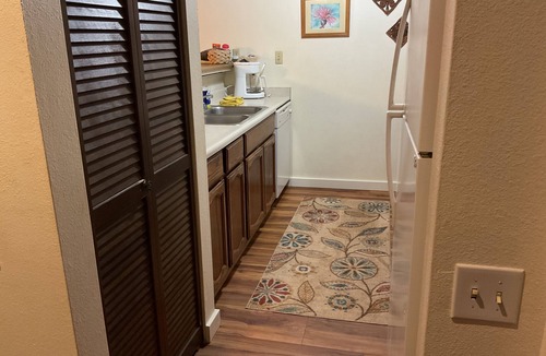 Maunaloa Condo | Quiet & Comfortable 1BR Condo w/Car – Perfect for a Relaxing Getaway