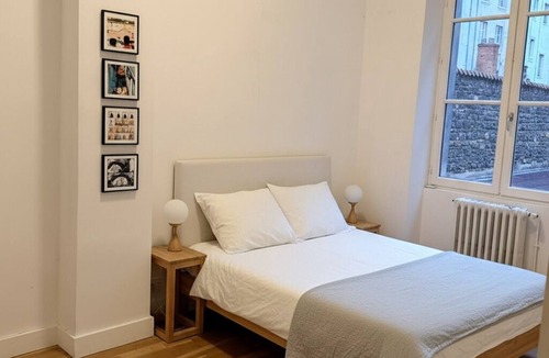 Carnot - Gailleton Apartment | Quiet, comfortable, chic apartment in the center of town
