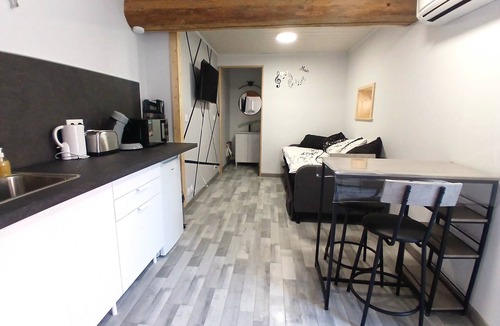 Paroisse Le Finage Apartment | Quiet, comfortable studio in the countryside.