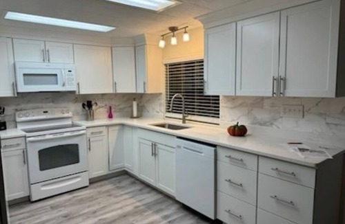 Ellenton House | Quiet community 2 Bed 2 Bath minutes away from Bradenton, FL.