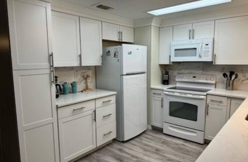 Ellenton House | Quiet community 2 Bed 2 Bath minutes away from Bradenton, FL.