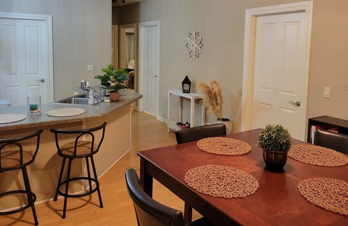 Slinger Condo | Quiet condo stay w/easy access to 41 to Milwaukee or Appleton.