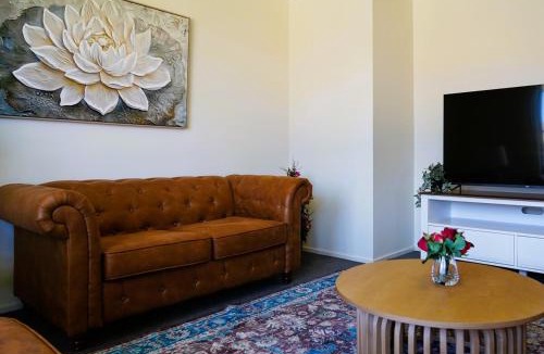 Denman Apartment | Quiet & Convenient
