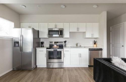 Eastside Apartment | Quiet, convenient Commencement Bay & city views!