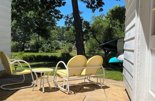 Rochester House | Quiet, convenient house in town and yet near the river and trails. kayaks/canoe.