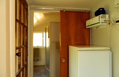 Tryphena House | Quiet Cottage near Beaches on Shoal Bay, Great Barrier Island, New Zealand