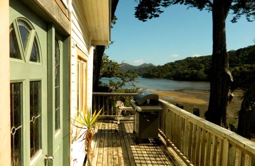 Tryphena House | Quiet Cottage near Beaches on Shoal Bay, Great Barrier Island, New Zealand