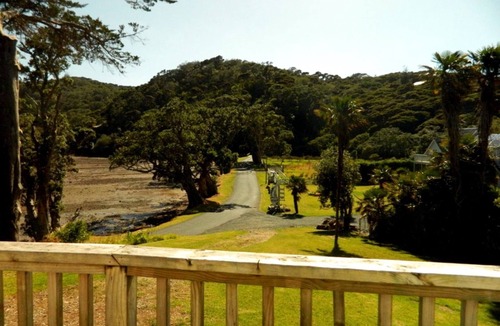 Tryphena House | Quiet Cottage near Beaches on Shoal Bay, Great Barrier Island, New Zealand