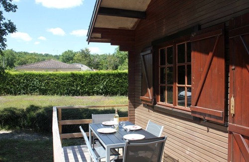 Thury Ski Chalet | Quiet cottage: The whisper of the forest